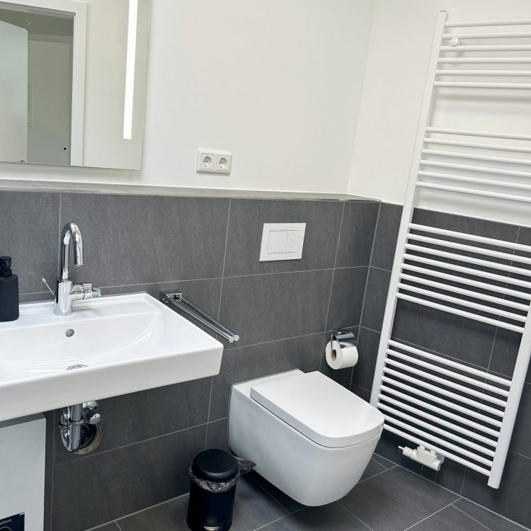 b66ea969-683b-4ec8-92bb-179b818aedb6